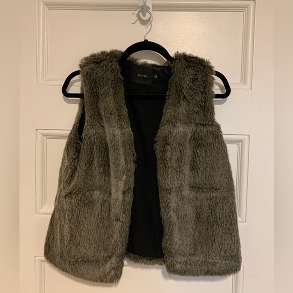 Talula Faux Fur Vest - Picture 2 of 2